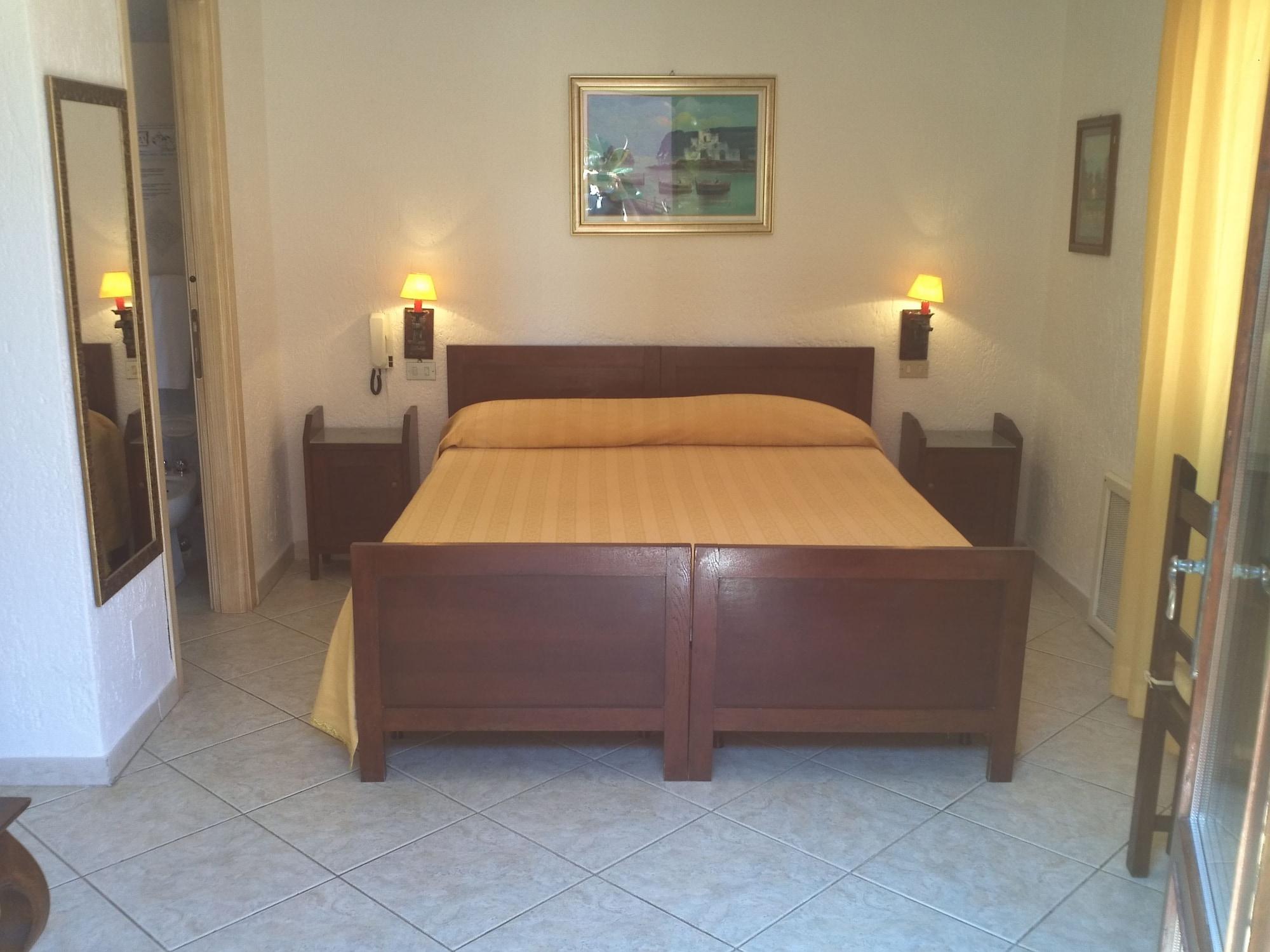 Hotel Abbaruja Olbia Buitenkant foto