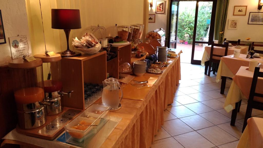 Hotel Abbaruja Olbia Buitenkant foto