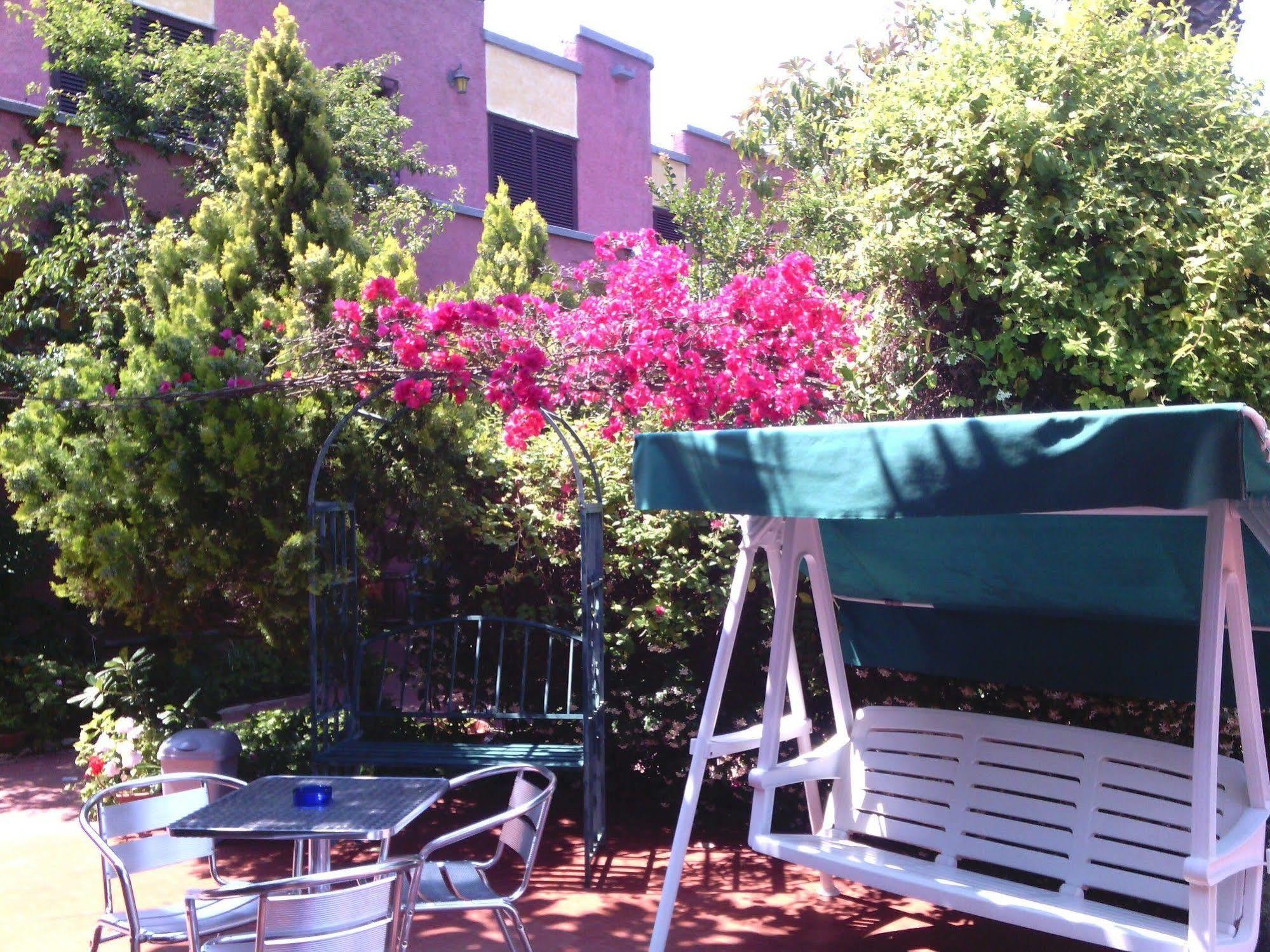 Hotel Abbaruja Olbia Buitenkant foto