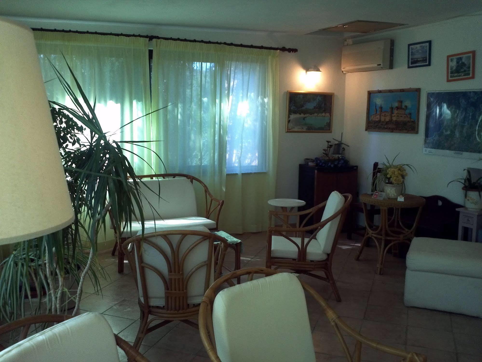 Hotel Abbaruja Olbia Buitenkant foto