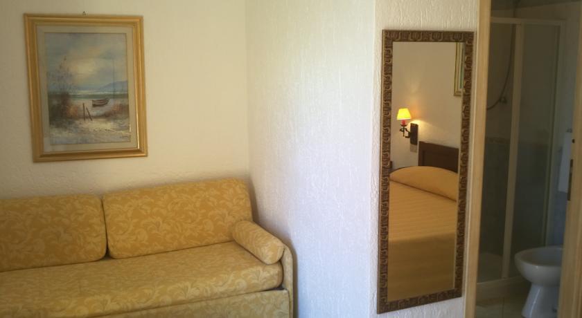 Hotel Abbaruja Olbia Buitenkant foto