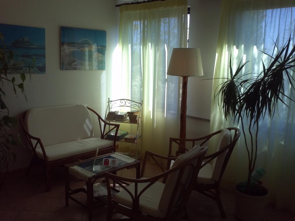 Hotel Abbaruja Olbia Buitenkant foto